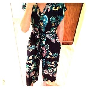 Umgee || Navy Floral Jumpsuit Romper Medium